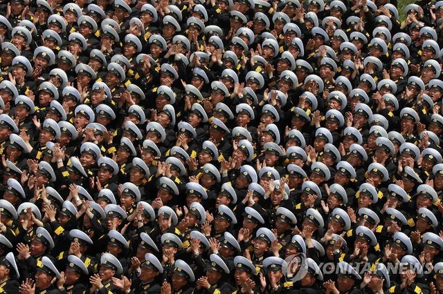 2015년 있었던 제5회 훈련일군대회 참가자들