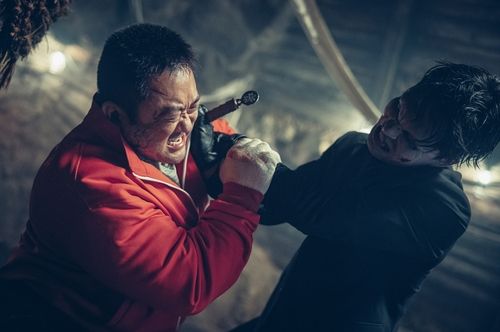 영화 '거룩한 밤: 데몬 헌터스' 속 한 장면