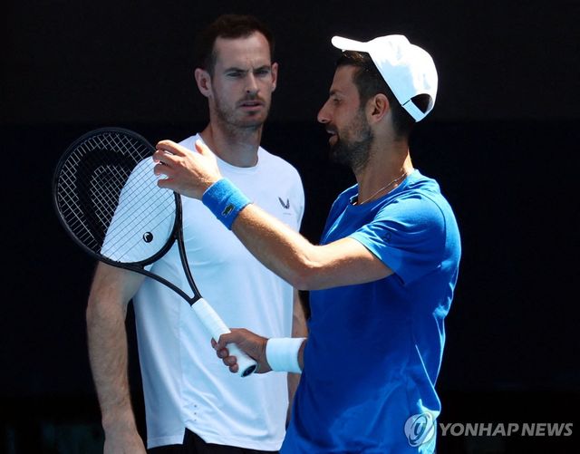 앤디 머리(왼쪽)와 노바크 조코비치