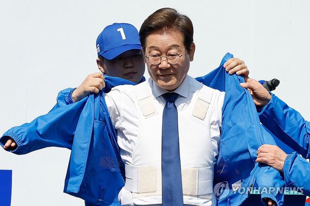 방탄복 입고 공식 선거운동 시작한 이재명 후보