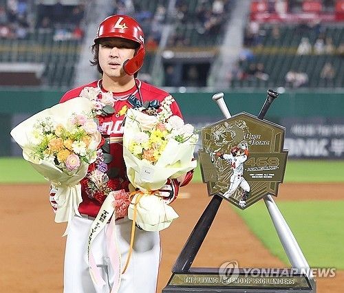 통산 468번째 홈런을 치고 KBO 리그 홈런킹으로 우뚝 선 최정