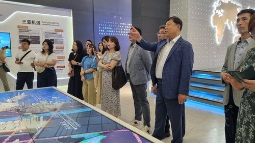 싼야 중앙상무관리국 청사 방문한 동구 정책연수단