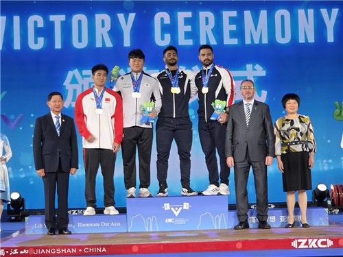 아시아역도선수권 남자 96㎏급 3위 원종범(왼쪽 세 번째)