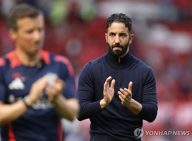 맨유의 후벵 아모링 감독