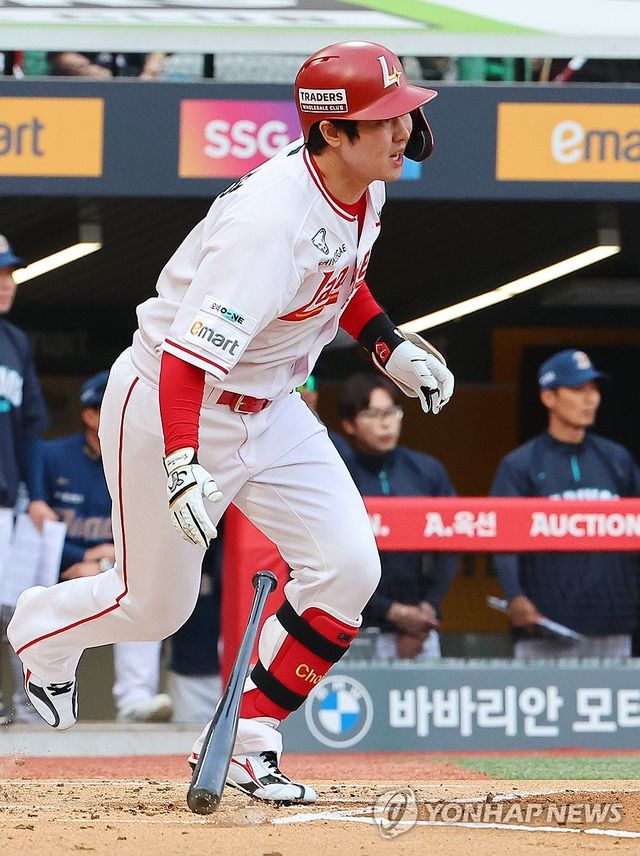 최정, 첫 타석 아쉬운 내야 땅볼