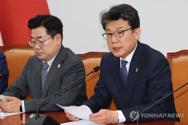 발언하는 진성준 정책위의장