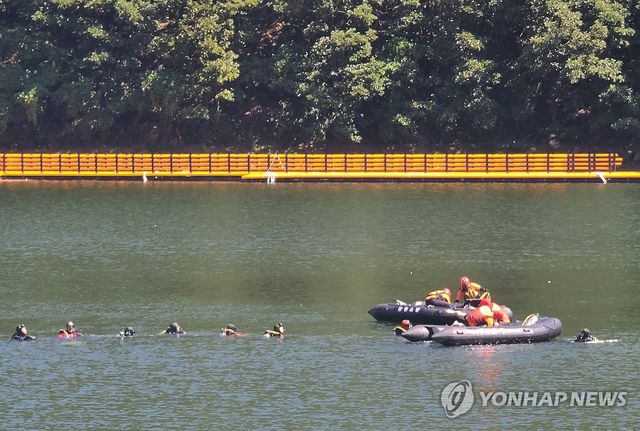 홍천 대룡저수지 실종자 수색 작업