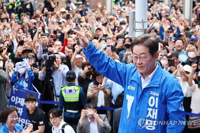 창원 유세장 도착한 이재명 후보