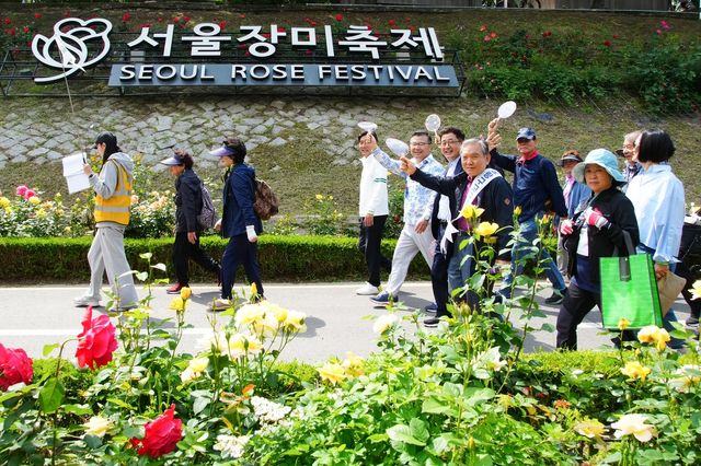 지난해 중랑 서울장미축제 걷기대회 모습