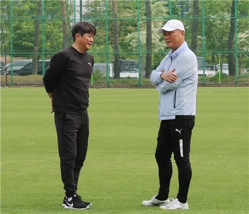 조성용 코치와 김태완 감독