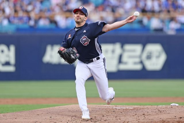 두산 외국인 투수 잭 로그