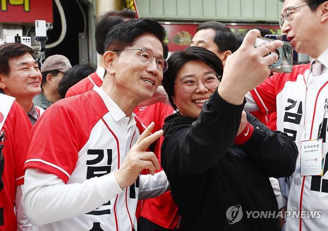 진주중앙시장 방문한 김문수 후보