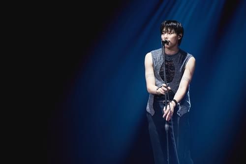 '드라우닝'을 부른 가수 '우즈'