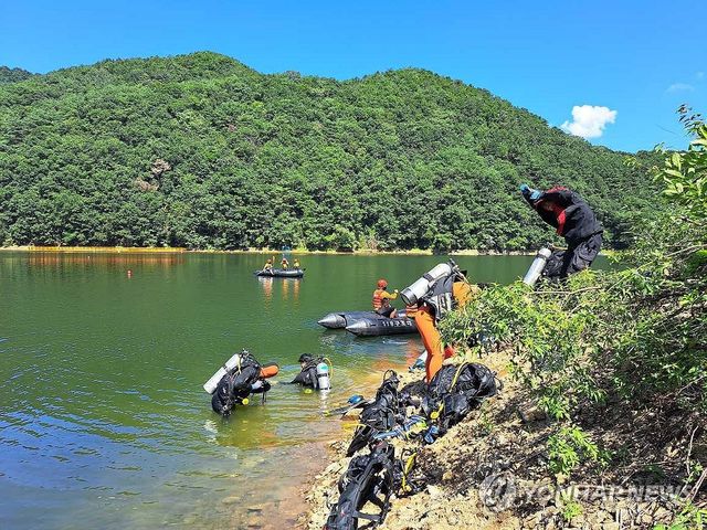 홍천 대룡저수지 실종자 수색 작업