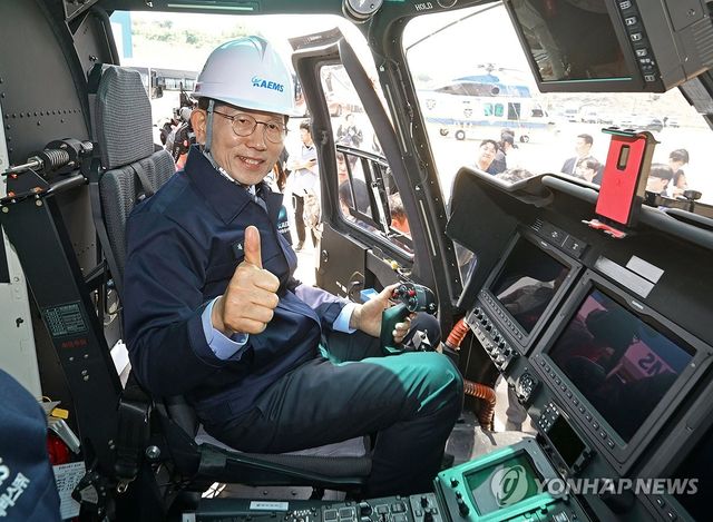 산림청 헬기에 탑승한 김문수 후보