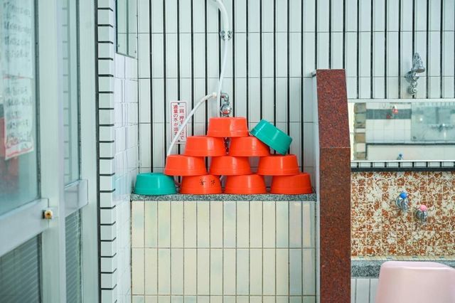 세카이 호텔 이용객들이 이용하는 '동네 목욕탕'