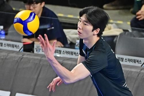 한국 남자배구 대표팀의 간판 공격수 허수봉