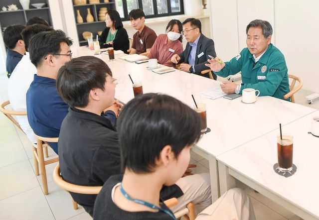 서흥원 양구군수, 새내기 공무원들과 소통 간담회