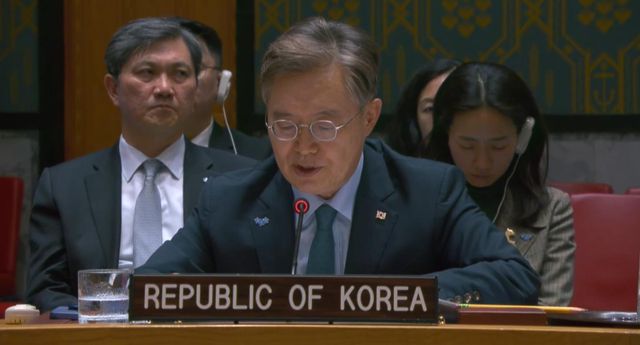 안보리 발언하는 황준국 유엔대사