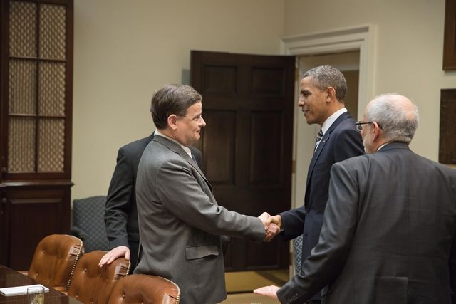 2013년 미국 오바마 대통령 초청으로 백악관 방문한 란코프 교수(왼쪽)