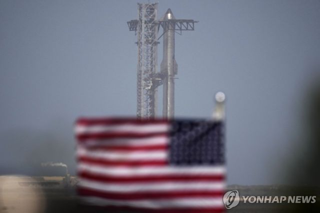 지난 3월 미국 텍사스 보카 치카 해변의 발사대에 세워진 스타십