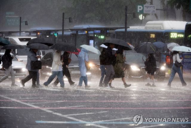 비 내리는 서울