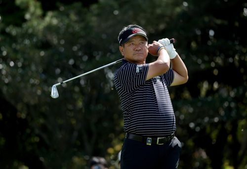 아이언샷 날리는 최경주 프로