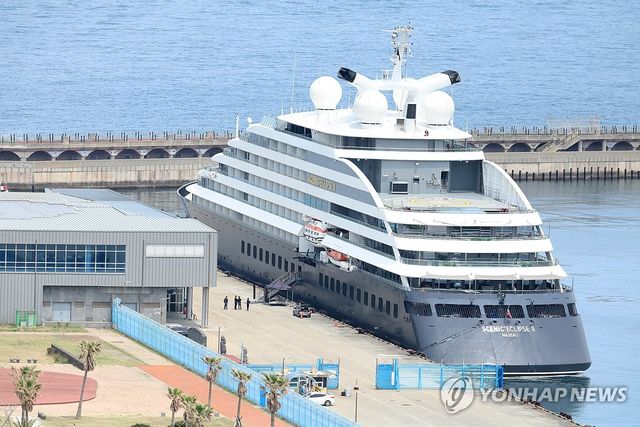제주 찾은 초호화 크루즈