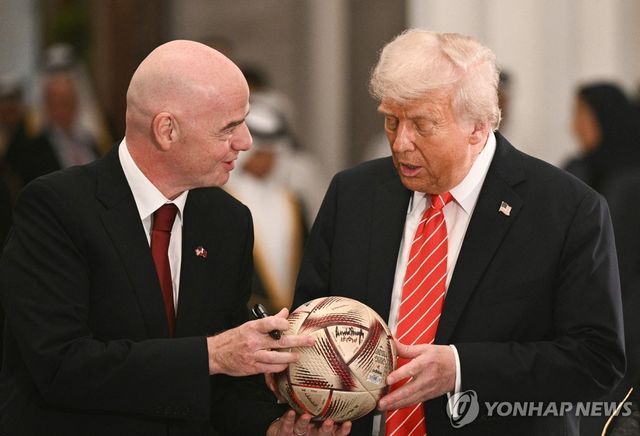 인판티노 FIFA 회장과 트럼프 미국 대통령(지난 14일 카타르 도하)