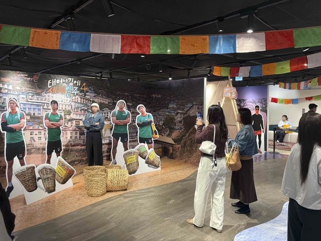 신세계 강남점서 '태어난 김에 세계일주' 특별 팝업 - 1