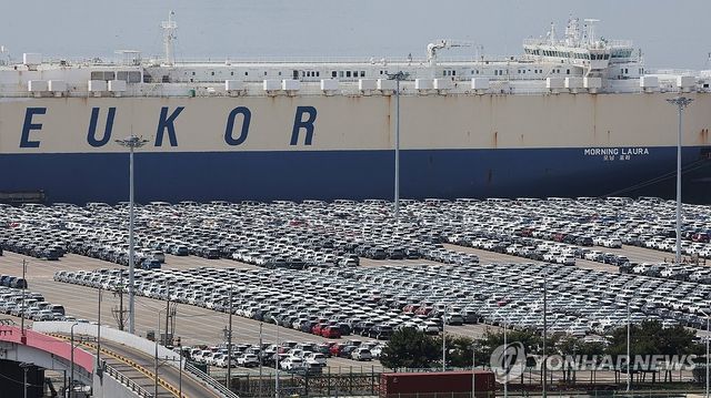 수출 기다리는 자동차