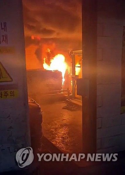 불 시작된 금호타이어 공장 내부