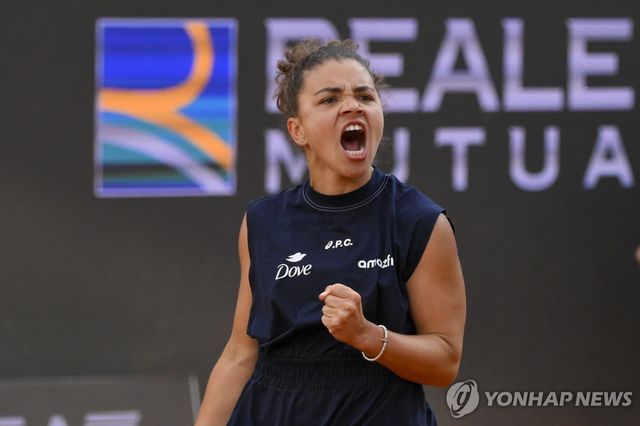 득점 후 기뻐하는 파올리니