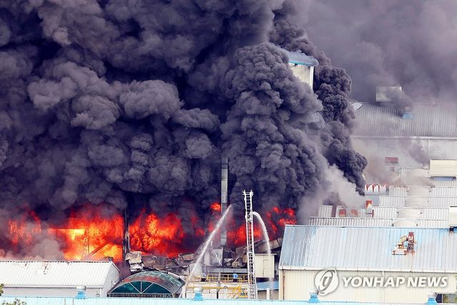 꺼지지 않는 금호타이어 광주 공장 화재