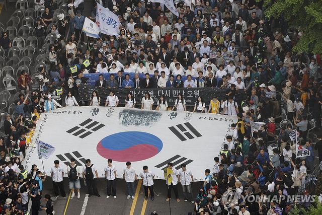 5·18 전야제가 펼쳐진 금남로