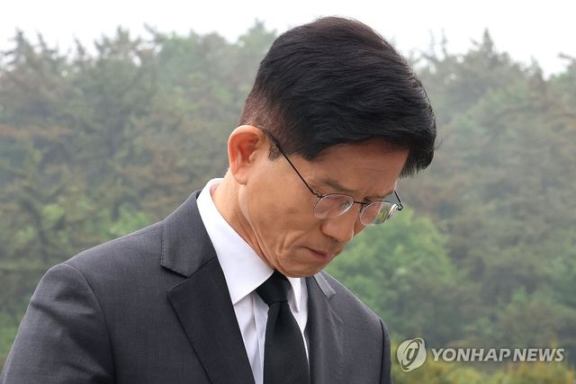 국립 5·18 민주묘지 참배하는 김문수