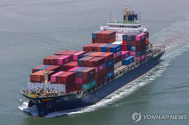 베트남 하노이항 컨테이너선