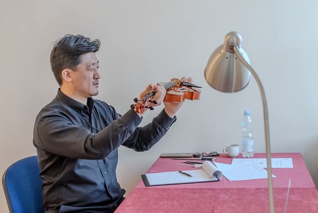 박지환 현악기 제작자