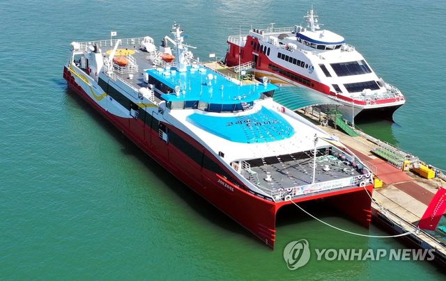 인천∼백령도 항로 오가는 '코리아프라이드호' 여객선