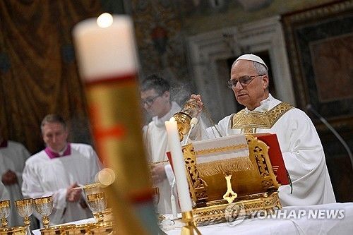미사를 집전중인 교황 레오 14세