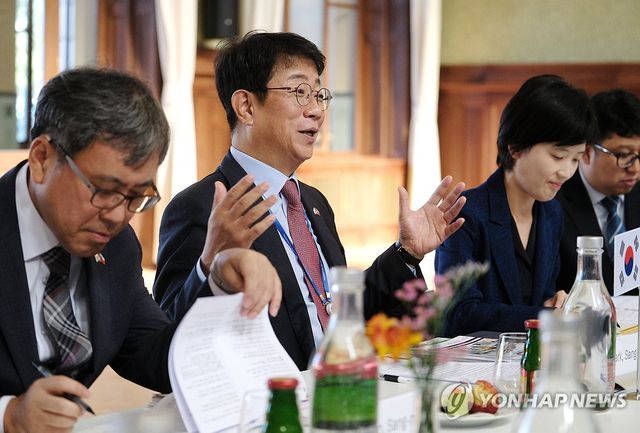 작년 9월 체코 교통부 장관과 우크라이나 재건 협력 논의하는 박상우 장관