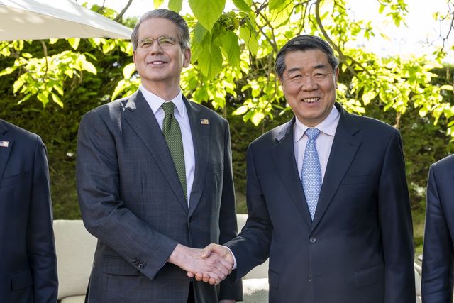 제네바에서 무역 협상을 벌인 스콧 베선트 미국 재무장관과 허리펑 중국 부총리 