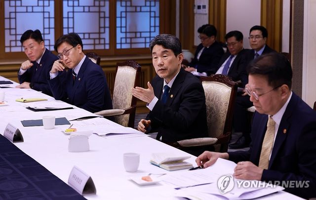 이주호 권한대행, 경제안보전략 간담회