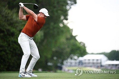 매킬로이의 드라이버 티샷.