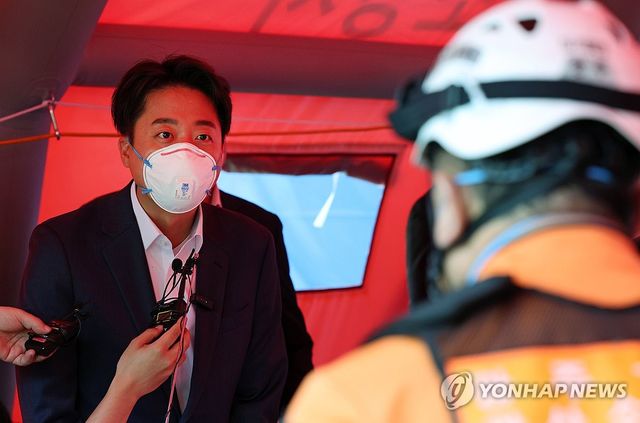 광주 금호타이어 화재현장 찾은 이준석 후보