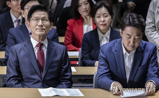 김문수ㆍ이준석 후보, 서울시 약자 동행 토론회 나란히 참석