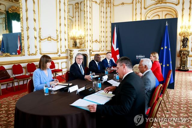 마주 앉은 EU-영국