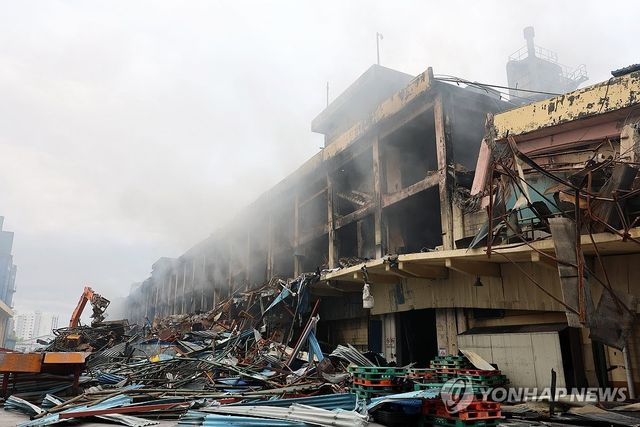 금호타이어 화재현장 잔해 제거작업