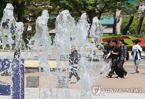 무더위 식히는 시원한 물줄기