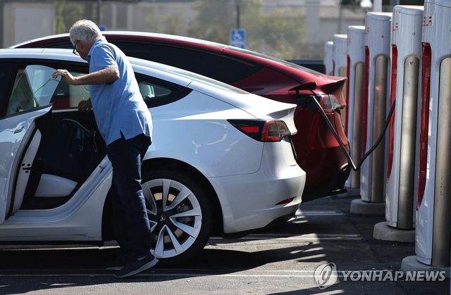 미국 테슬라 전기차 충전소